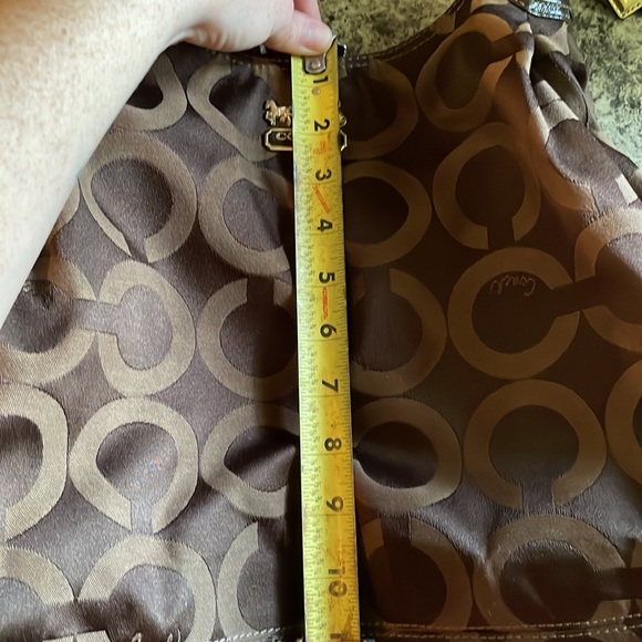 Coach Madison Handbag - Picture 9 of 10